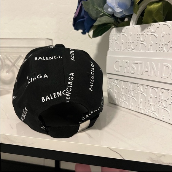 💥💥💥 FINAL SALE 💥💥💥Fashion designer inspired Black Logo Cap NWOT - Picture 6 of 8